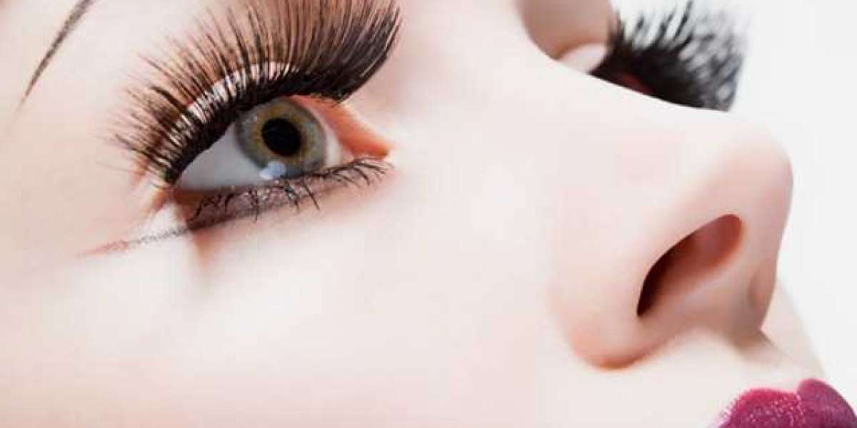 Careprost: Best Eyelash Serum To Grow Eyelashes