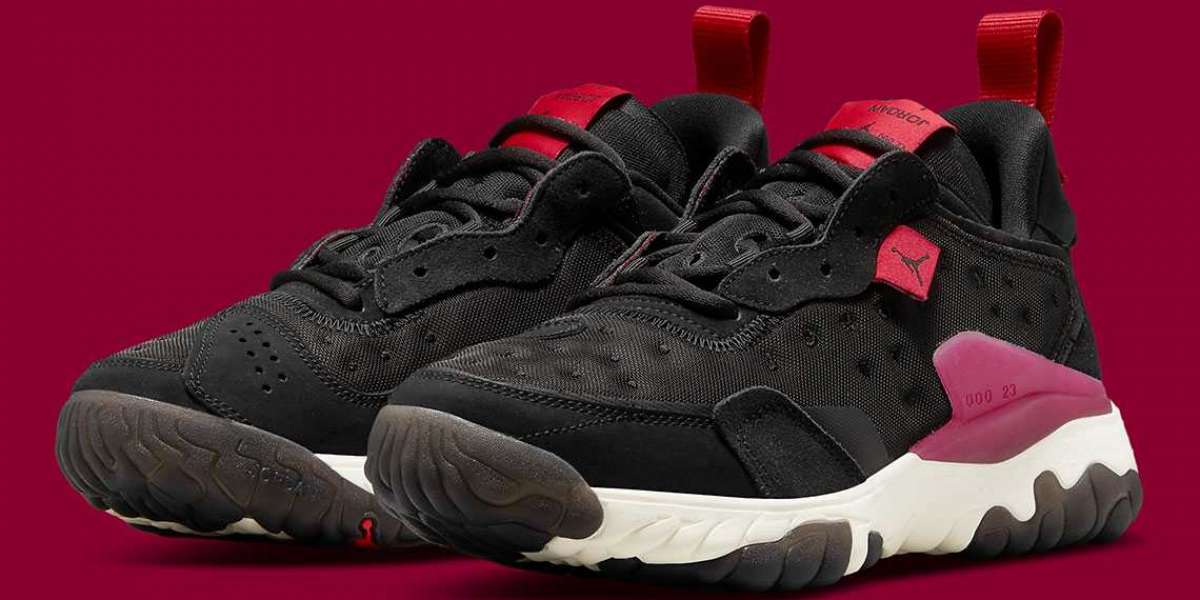 This Jordan Delta 2 "Bred" CW0913-006 is exclusively for women