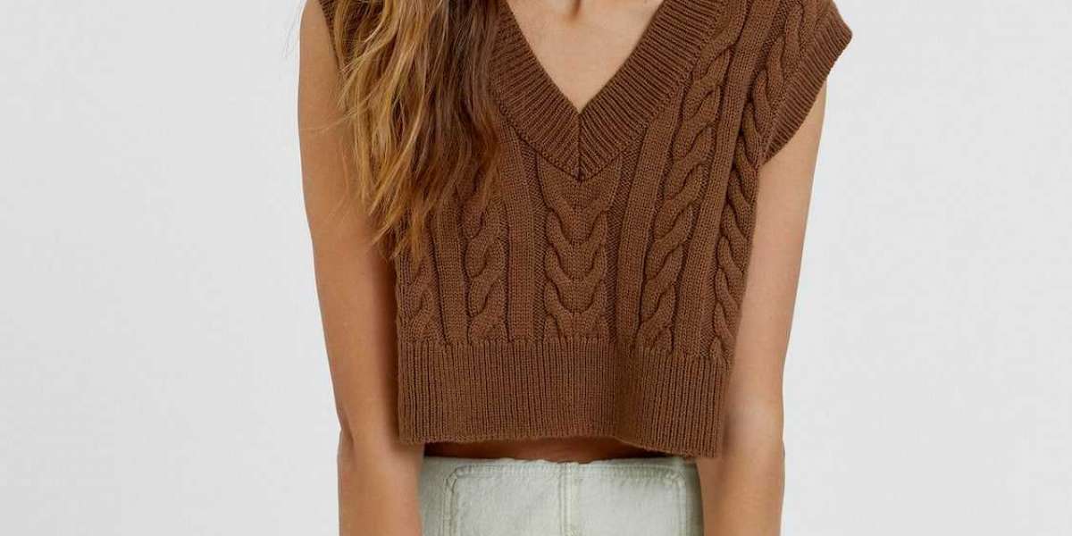 The Pull & Bear cropped knit vest