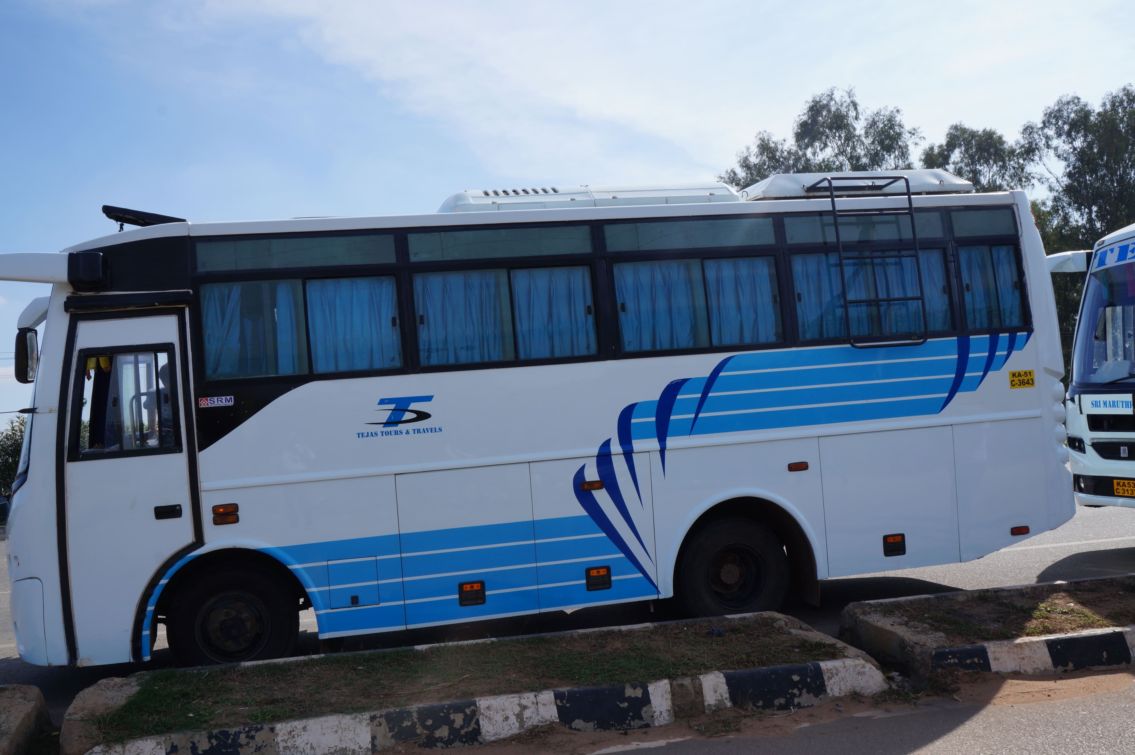 17 Seater Tempo Traveller on Rent in Bangalore - TT A/C Rental Services